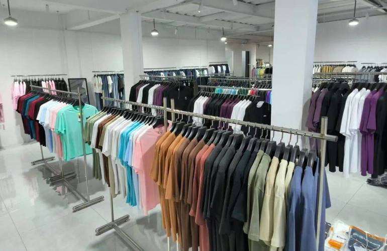 南沙这家服装工厂店，五一价格引来同行“严重关切”？背后真相很实在！